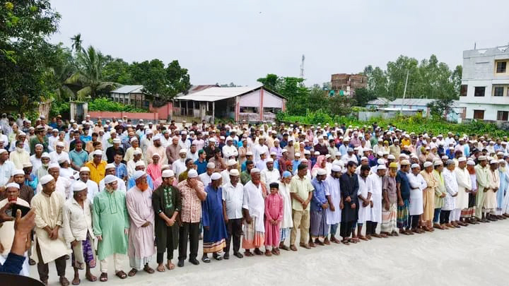 পীরগঞ্জে সাংবাদিক আনজারুল হকের দাফন সম্পন্ন