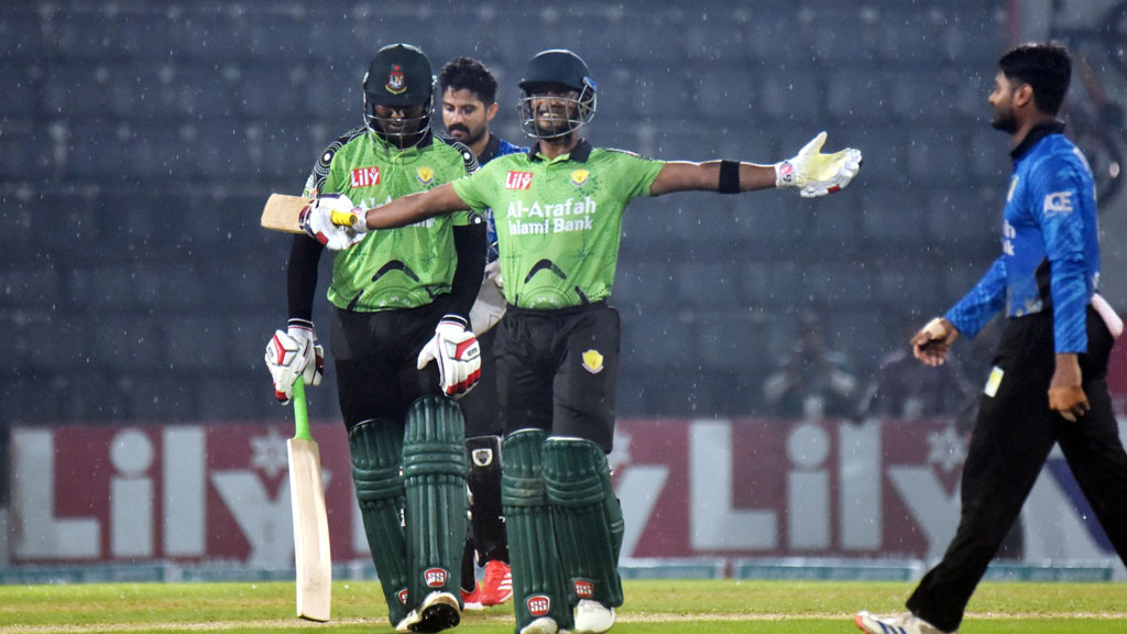 নাসিরের ফিফটির পর আকবরের ক্যামিও, ফাইনালে রংপুর