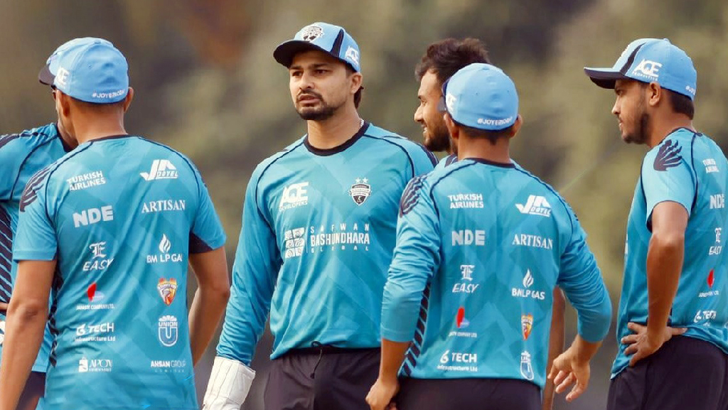বিপিএল শুরুর আগেই ক্রিকেটারদের অর্ধেক পারিশ্রমিক বুঝিয়ে দিল রংপুর