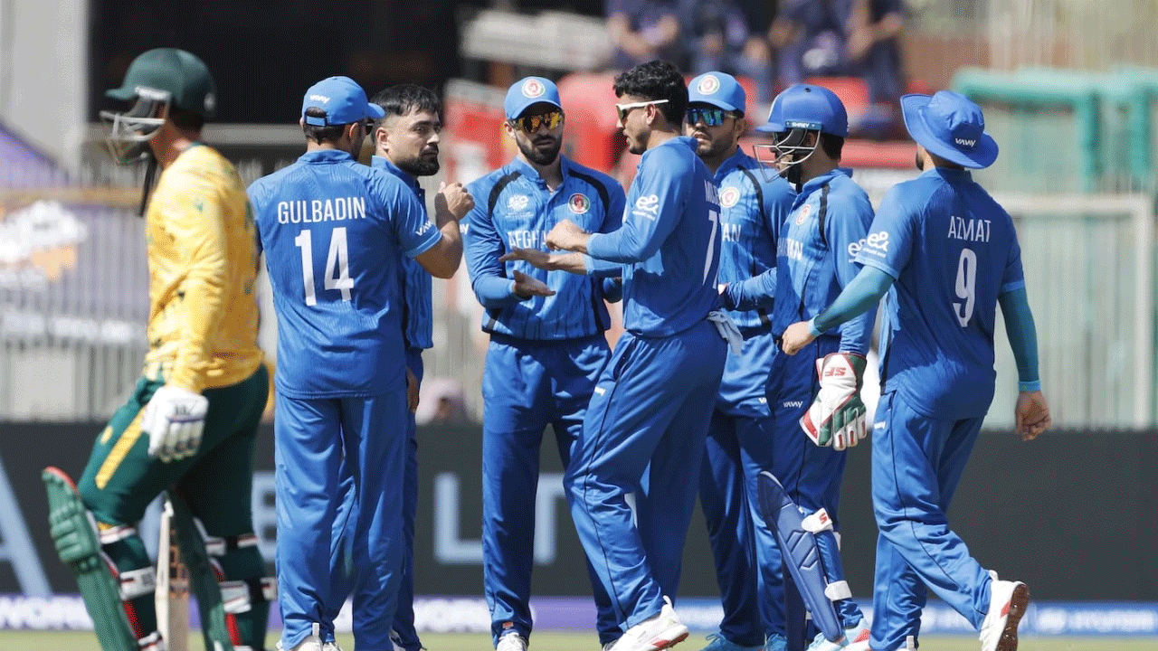 সুপার ওভারে হেরে খাবারের ওপর রাগ ঝাড়লেন আফগান ক্রিকেটাররা