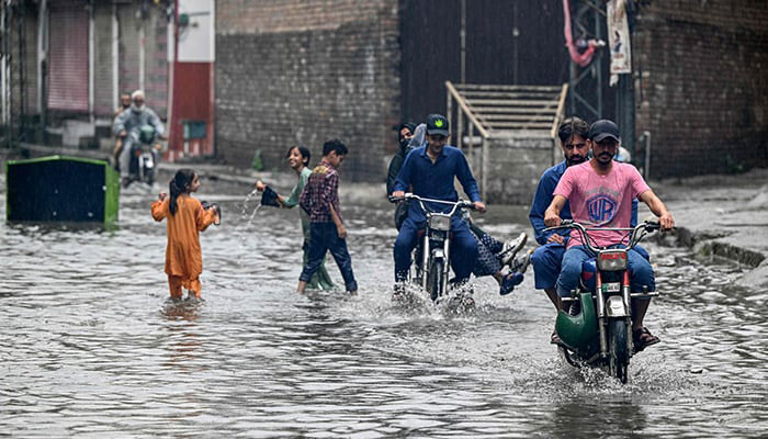 পাকিস্তানে বন্যা পরিস্থিতি ভয়াবহ, মৃতের সংখ্যা ২০০ ছাড়াল