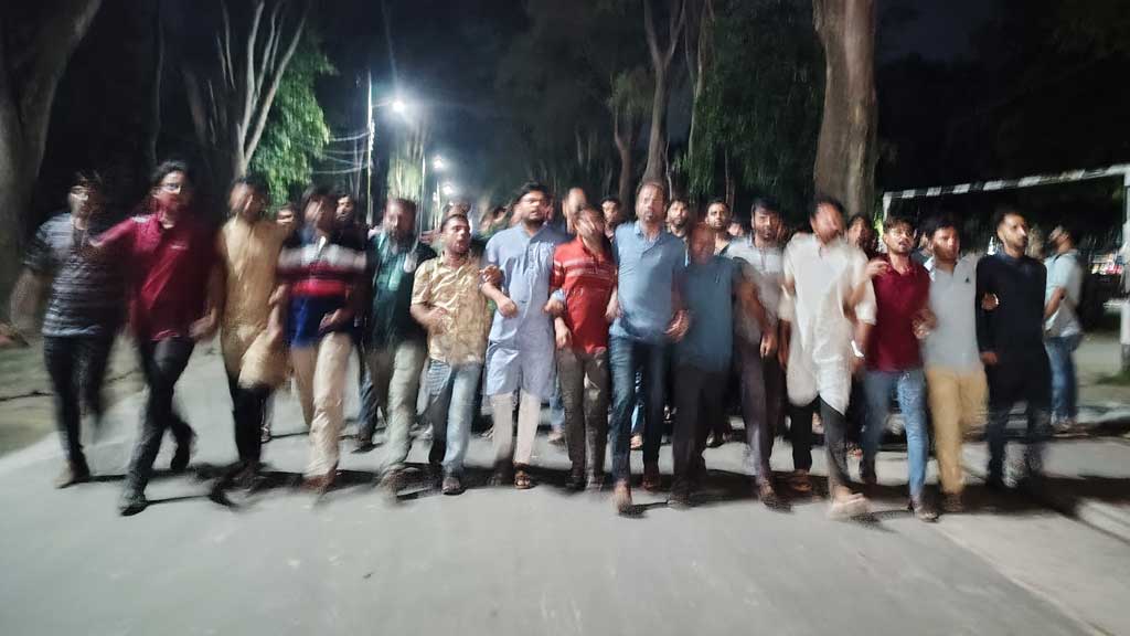 রাবিতে বাম নেতাদের ওপর হামলার প্রতিবাদে ছাত্রদলের বিক্ষোভ