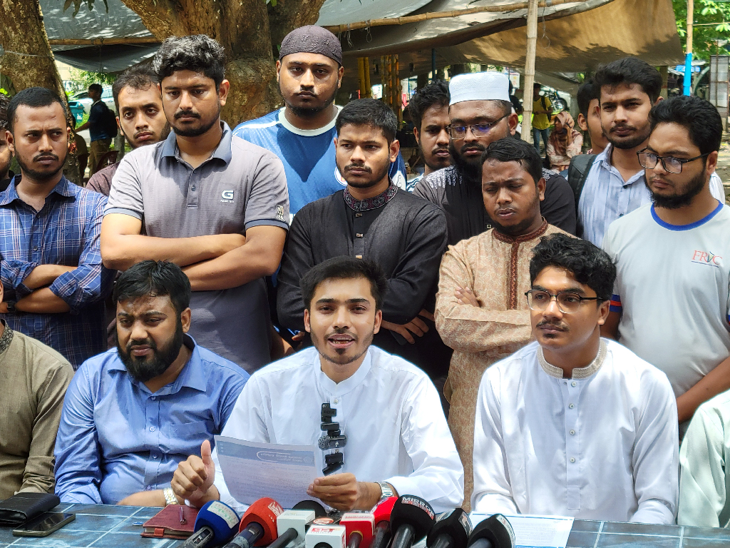 রাকসুর জিএস আম্মার দায় এড়ানোর চেষ্টা করছেন: রাবি শিবির সভাপতি
