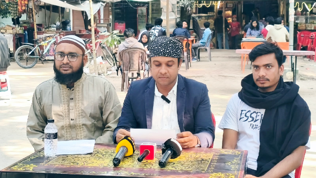 তিন দাবি না মানলে রাবির সমাবর্তন বর্জনের ঘোষণা