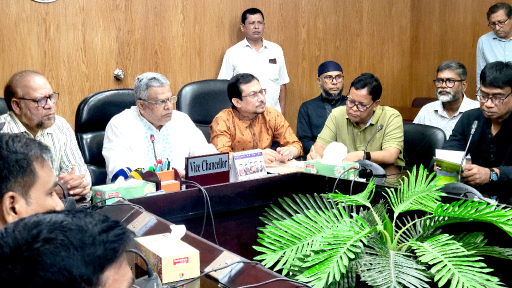 রাবিতে সাংবাদিকদের ওপর হামলা: ৪ জনের ছাত্রত্ব সাময়িক বাতিলের সুপারিশ