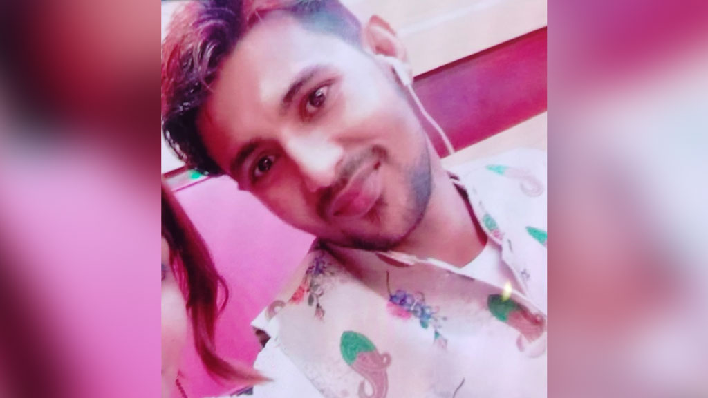 সাভারে স্ত্রী-কন্যা-শাশুড়ির সামনে সবজি ব্যবসায়ীকে কুপিয়ে হত্যা