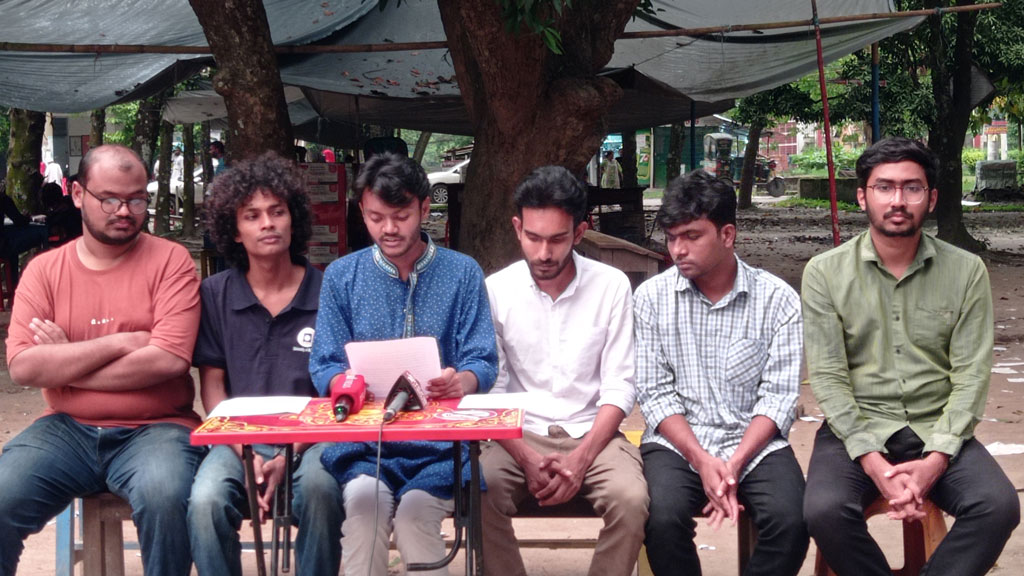 রাবি শিক্ষার্থীদের ব্যক্তিগত তথ্য ফাঁসের অভিযোগ ছাত্রদল-শিবিরের বিরুদ্ধে