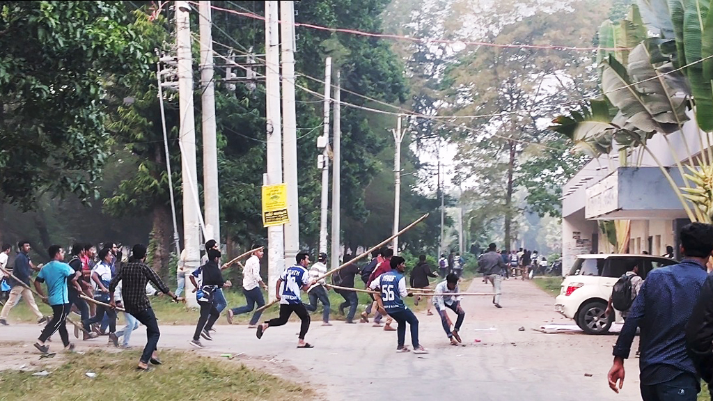 রাবিতে সংঘর্ষ ও সাংবাদিককে মারধর: পৃথক তদন্ত কমিটি গঠন