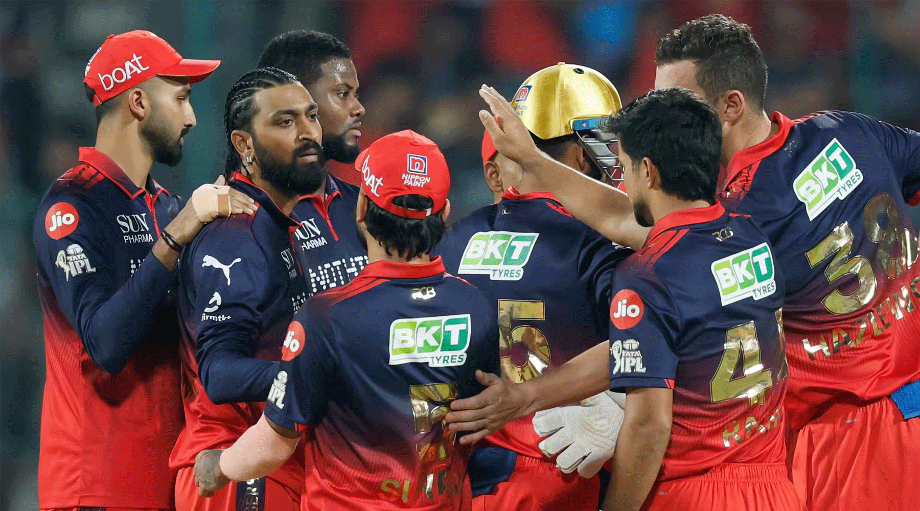 কোহলিদের সামনে সিংহাসন দখলের হাতছানি