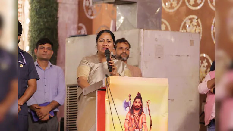 একমাত্র ব্রাহ্মণেরাই সমাজে জ্ঞানের শিখা জ্বালান: দিল্লির মুখ্যমন্ত্রী