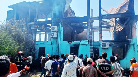 কক্সবাজারে আগুনে ১০ পর্যটকের মৃত্যু: দোতলা থেকে লাফ দিয়ে বাঁচেন আশিক