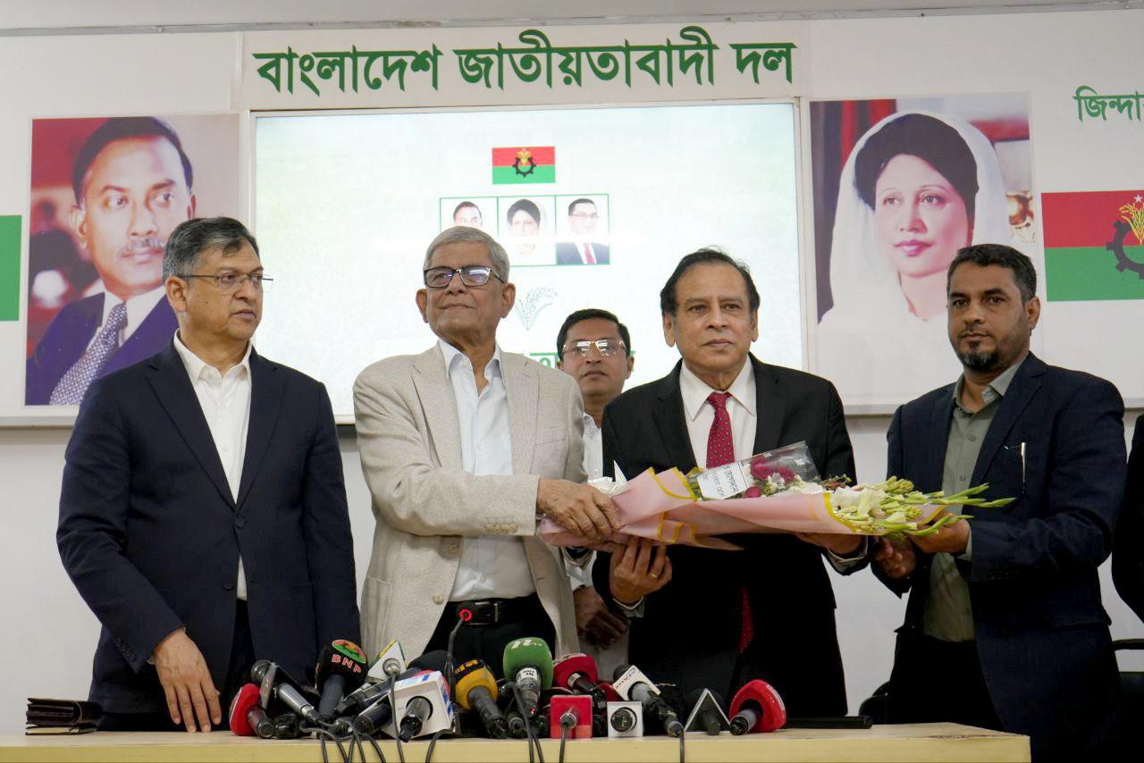 আনুষ্ঠানিকভাবে বিএনপিতে যোগ দিলেন রেজা কিবরিয়া, প্রার্থী হচ্ছেন কোন আসনে