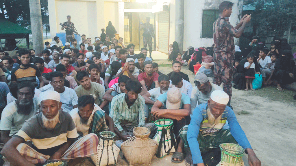 কক্সবাজারে রোহিঙ্গা নারী-শিশুসহ ১৭০ জন আটক, মাঝিদের জিম্মায় হস্তান্তর