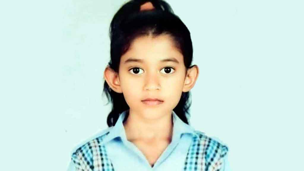 গ্রামের বাড়িতে চিরনিদ্রায় ছোট্ট রাইসা