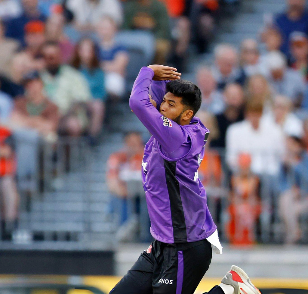 আজও উইকেট পেয়েছেন রিশাদ, উঠেছেন চূড়ায়