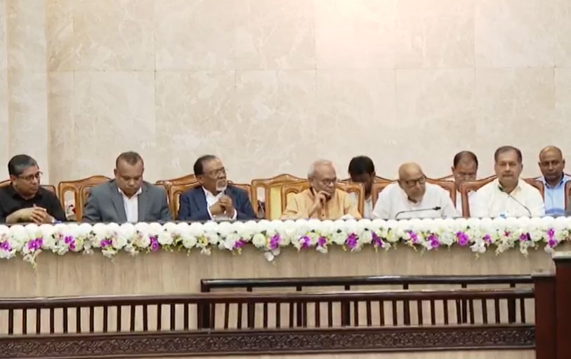 জনগণের স্বস্তির জন্য কাজ করছে সরকার: রিজভী