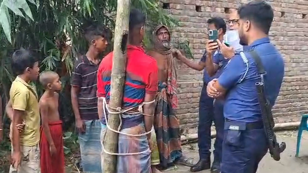 পাওনা টাকা না পেয়ে শ্বশুরকে গাছে বেঁধে নির্যাতন, জামাইসহ আটক ৩