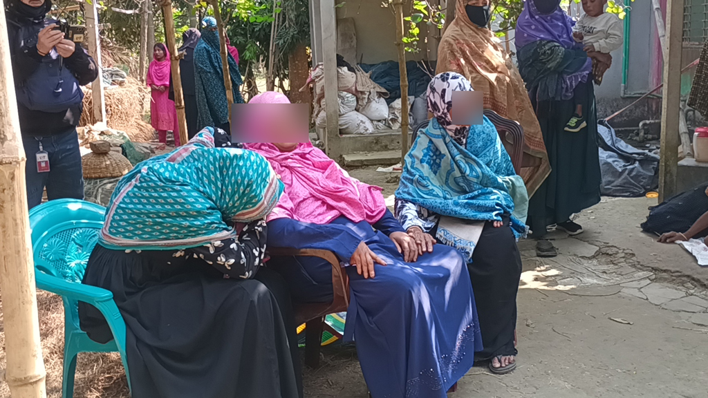 রাজবাড়ীতে অন্তঃসত্ত্বা গৃহবধূকে গলা কেটে হত্যা