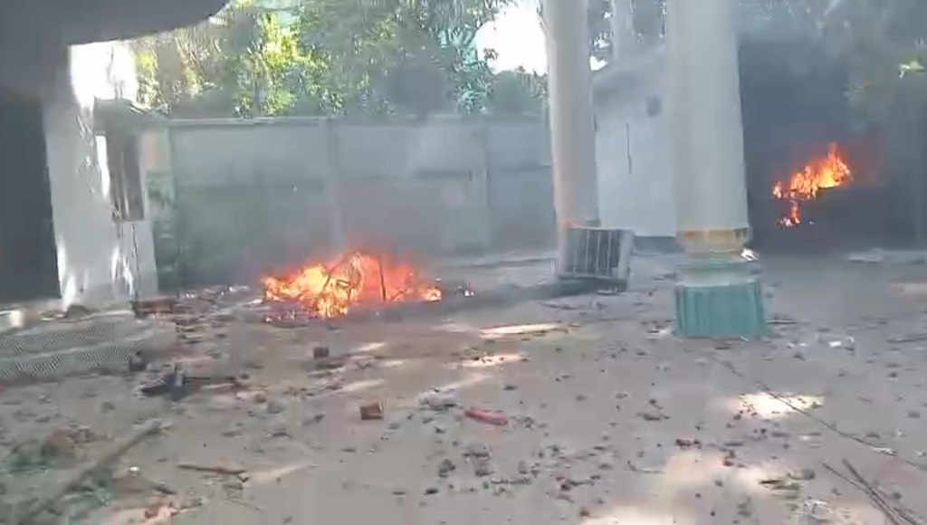 রাজবাড়ীতে ‘নুরাল পাগলার’ দরবারে ভাঙচুর-আগুন, আহত অর্ধশত