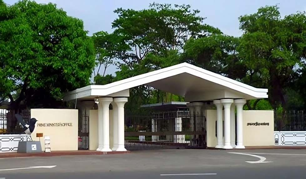 প্রধানমন্ত্রীর কার্যালয়ের সামনে দুটি ককটেল নিক্ষেপ, ২ জন শনাক্ত