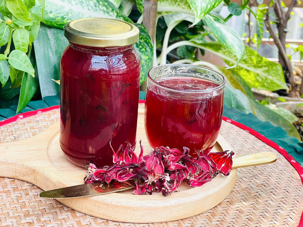 সকালে নাশতার টেবিলে থাকুক রোজেলার জ্যাম