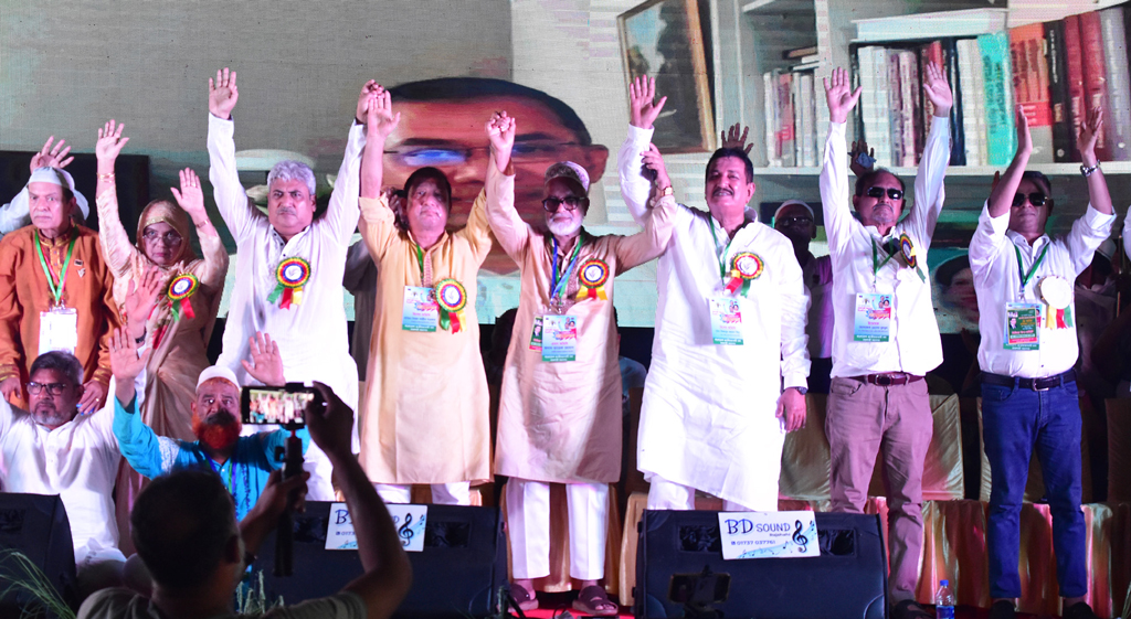 রাজশাহী বিএনপির সম্মেলন, কমিটি না দিয়ে মঞ্চ ছাড়েন নেতারা