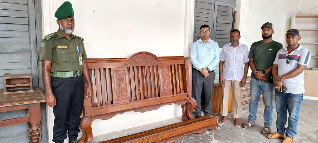 ৩৫ বছর পর উদ্ধার কমর বেগমের পালঙ্ক, থাকবে জাদুঘরে