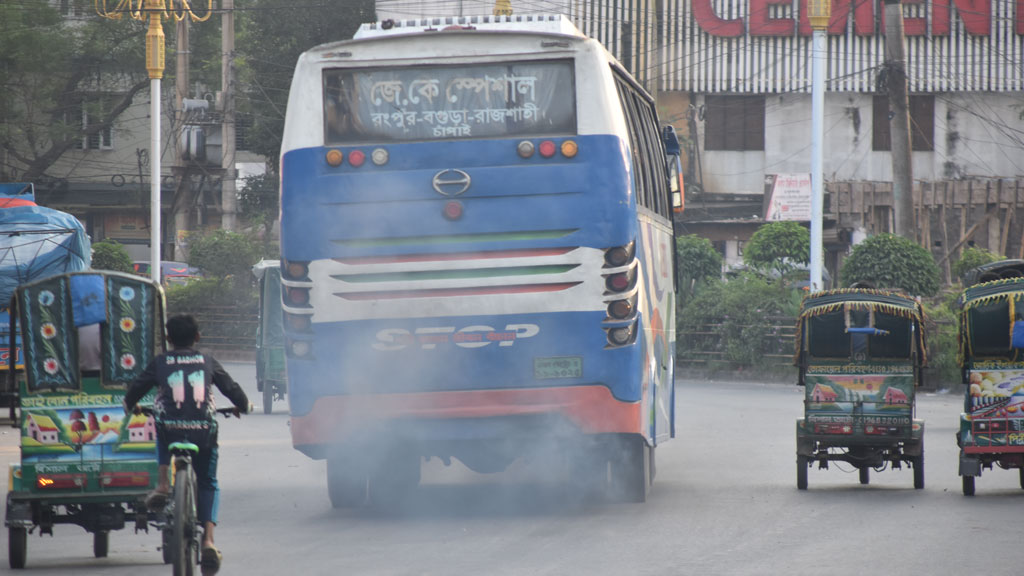 ধোঁয়া-ধুলায় দূষিত রাজশাহীর বাতাস