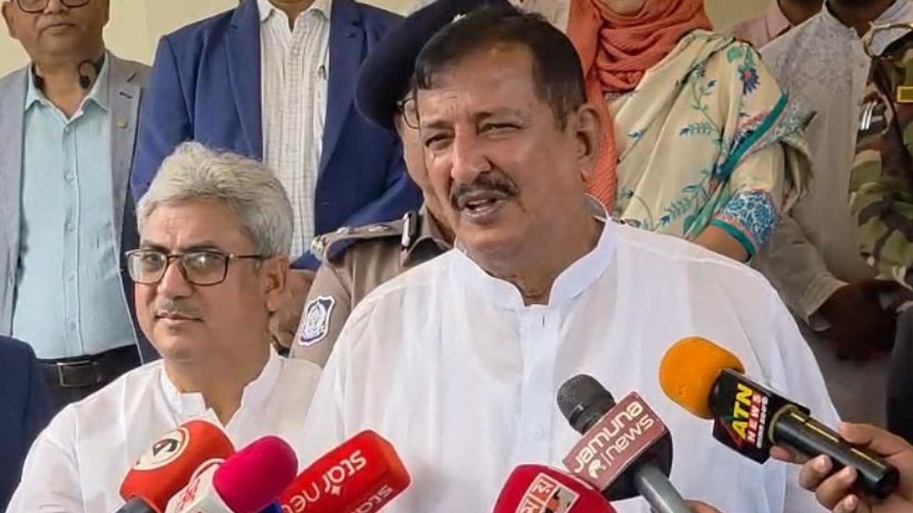 দুর্নীতিমুক্ত প্রশাসন গড়ে তোলা সরকারের মূল লক্ষ্য: ভূমিমন্ত্রী