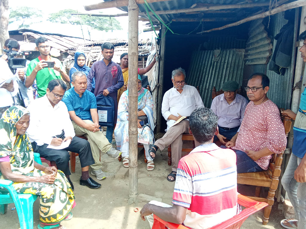 রাজশাহীর সেই পাহাড়িয়াদের কথা শুনলেন মানবাধিকারকর্মীরা