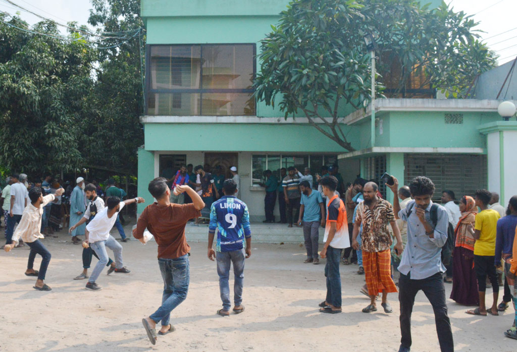 আ.লীগ নেতার হিমাগারে নির্যাতন: মামলা তুলতে হুমকি, নিরাপত্তাহীনতায় বাদী