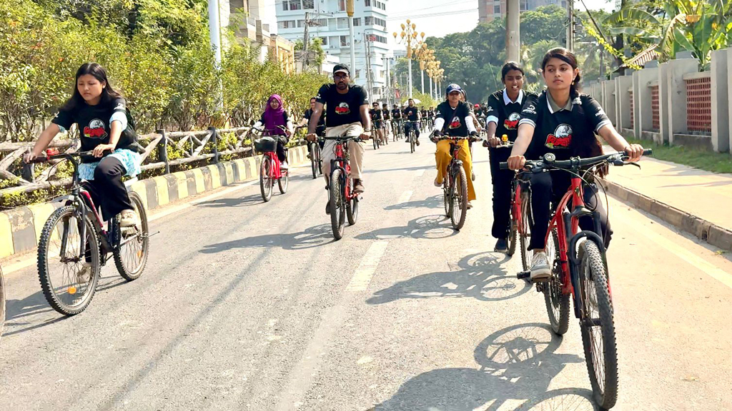 যানজট সচেতনতায় সাইকেল শোভাযাত্রা