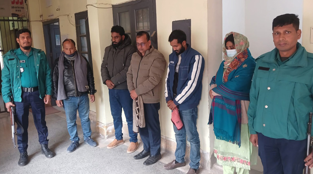 প্রাথমিকে শিক্ষক নিয়োগের প্রশ্নফাঁসের অভিযোগ, বিভিন্ন জেলায় আটক