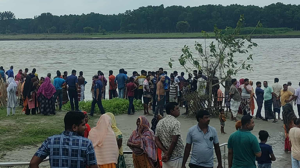 গোদাগাড়ীতে নৌকাডুবিতে একজনের মৃত্যু, দুজন নিখোঁজ
