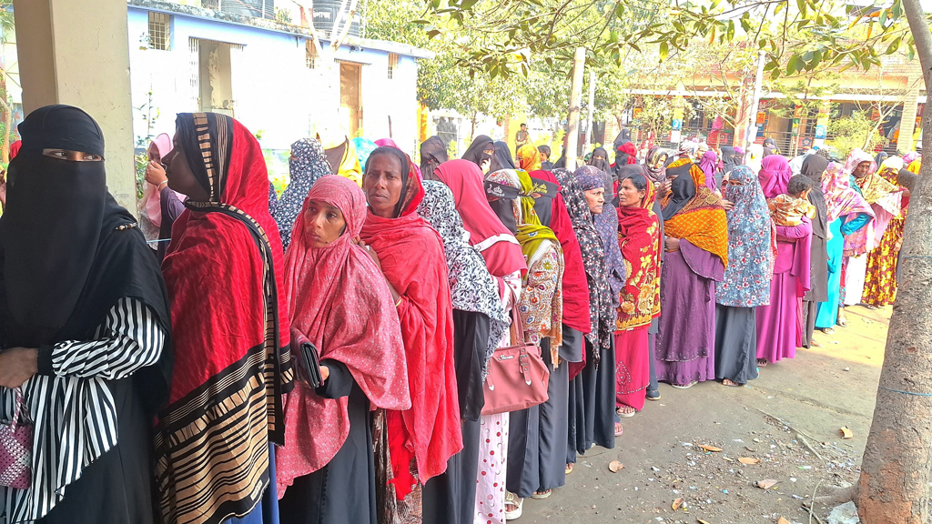 রাজশাহীতে সাড়ে ৪ ঘণ্টায় ভোট পড়েছে ৩৩ শতাংশ