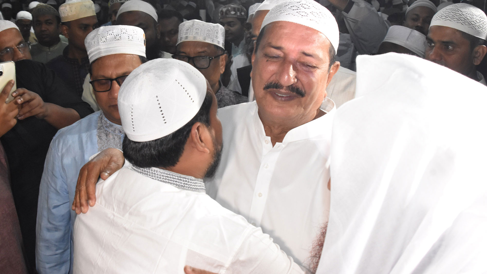 রাজশাহীতে ঈদের জামাতে শান্তি ও ভ্রাতৃত্বের বার্তা