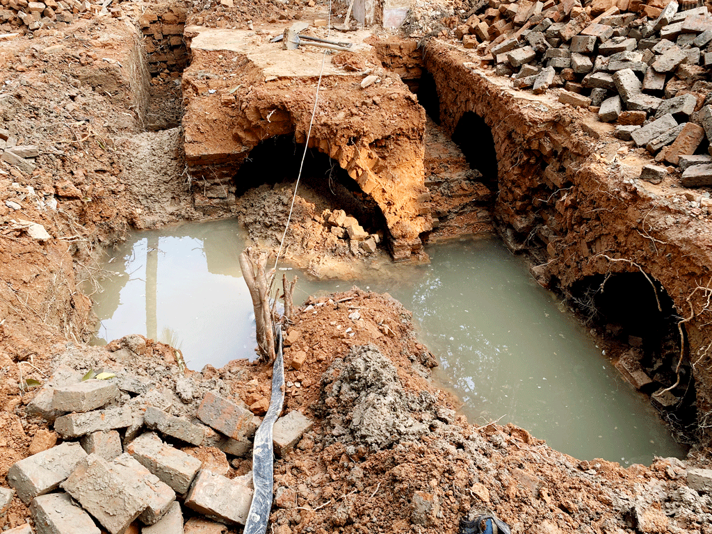 রাজশাহীর রাজবাড়ি ভাঙার কাজ বন্ধ করল প্রশাসন