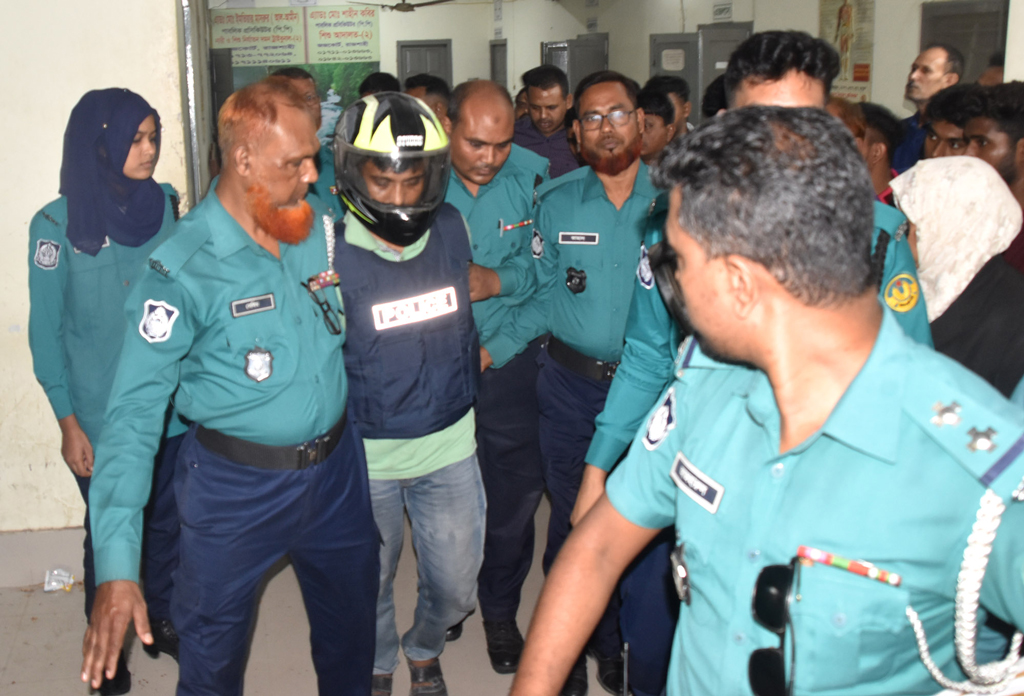 রাজশাহীতে বিচারকের ছেলে হত্যা মামলার আসামি আরও ৫ দিনের রিমান্ডে