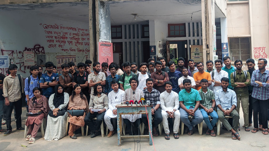 ৩ দিনের মধ্যে রাকসুর খসড়া ভোটার তালিকা প্রকাশের দাবি