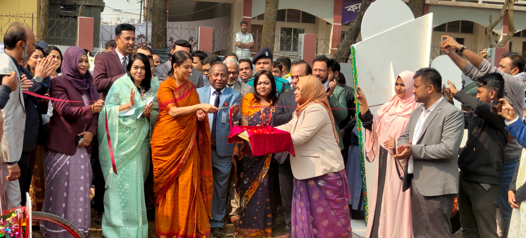 সাভারে ‘ভোটের রিকশা’র উদ্বোধন করলেন রিজওয়ানা হাসান