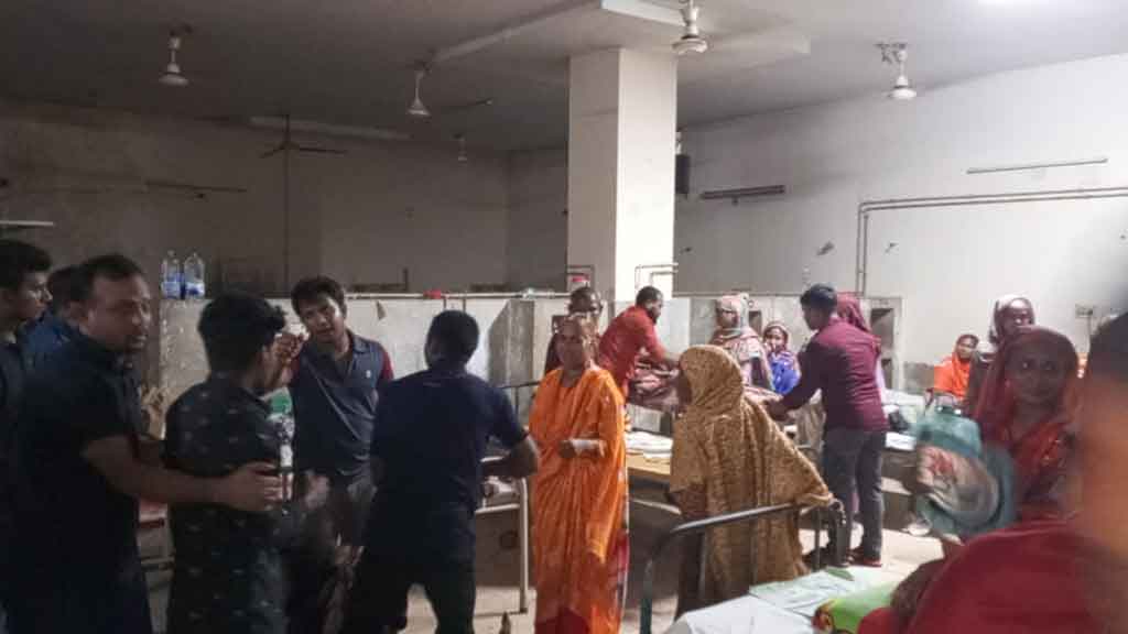 রমেক হাসপাতালে নারীর মৃত্যু, ৮ ঘণ্টা ধরে চিকিৎসক না পাওয়ার অভিযোগ স্বজনদের