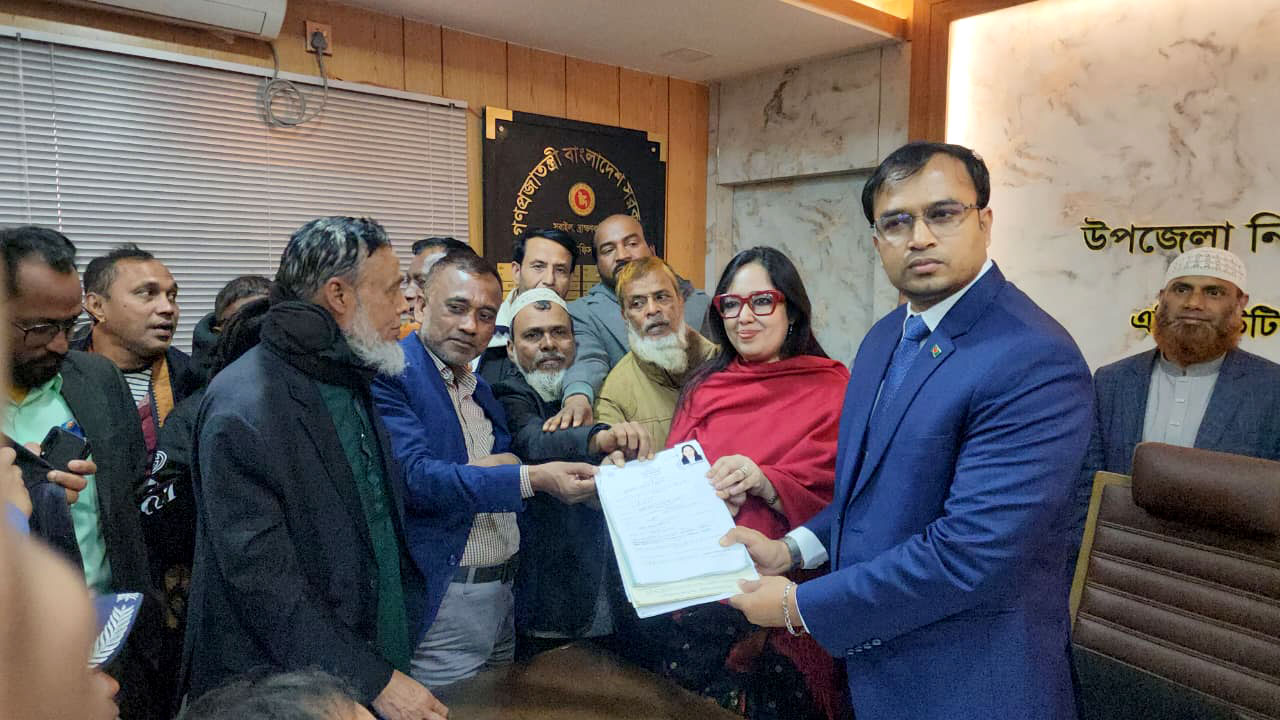 স্বতন্ত্র প্রার্থী হিসেবে মনোনয়নপত্র দাখিল করলেন রুমিন ফারহানা