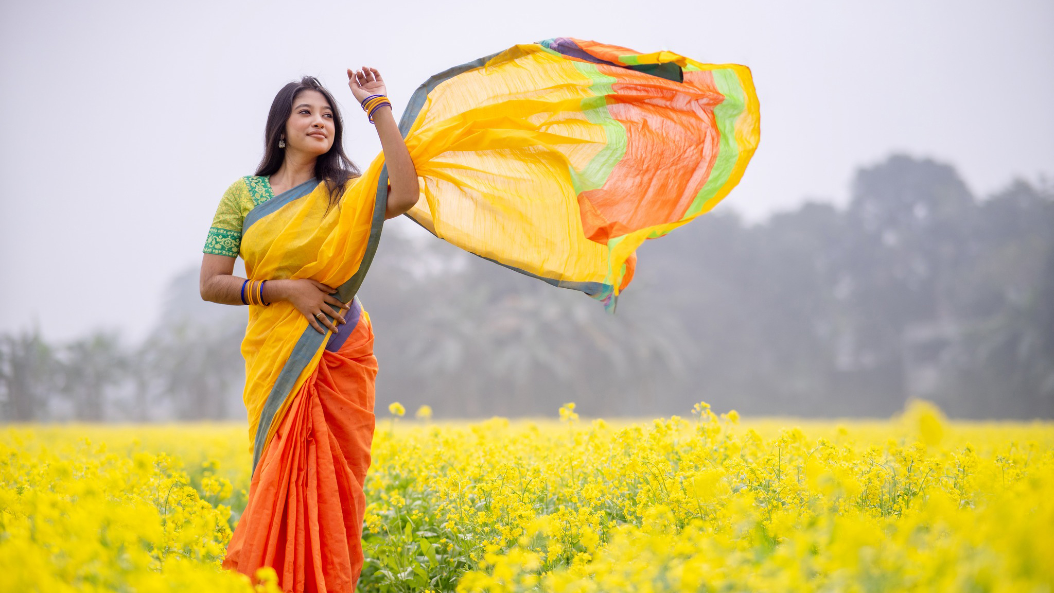 ফাগুন লেগেছে বসনে...