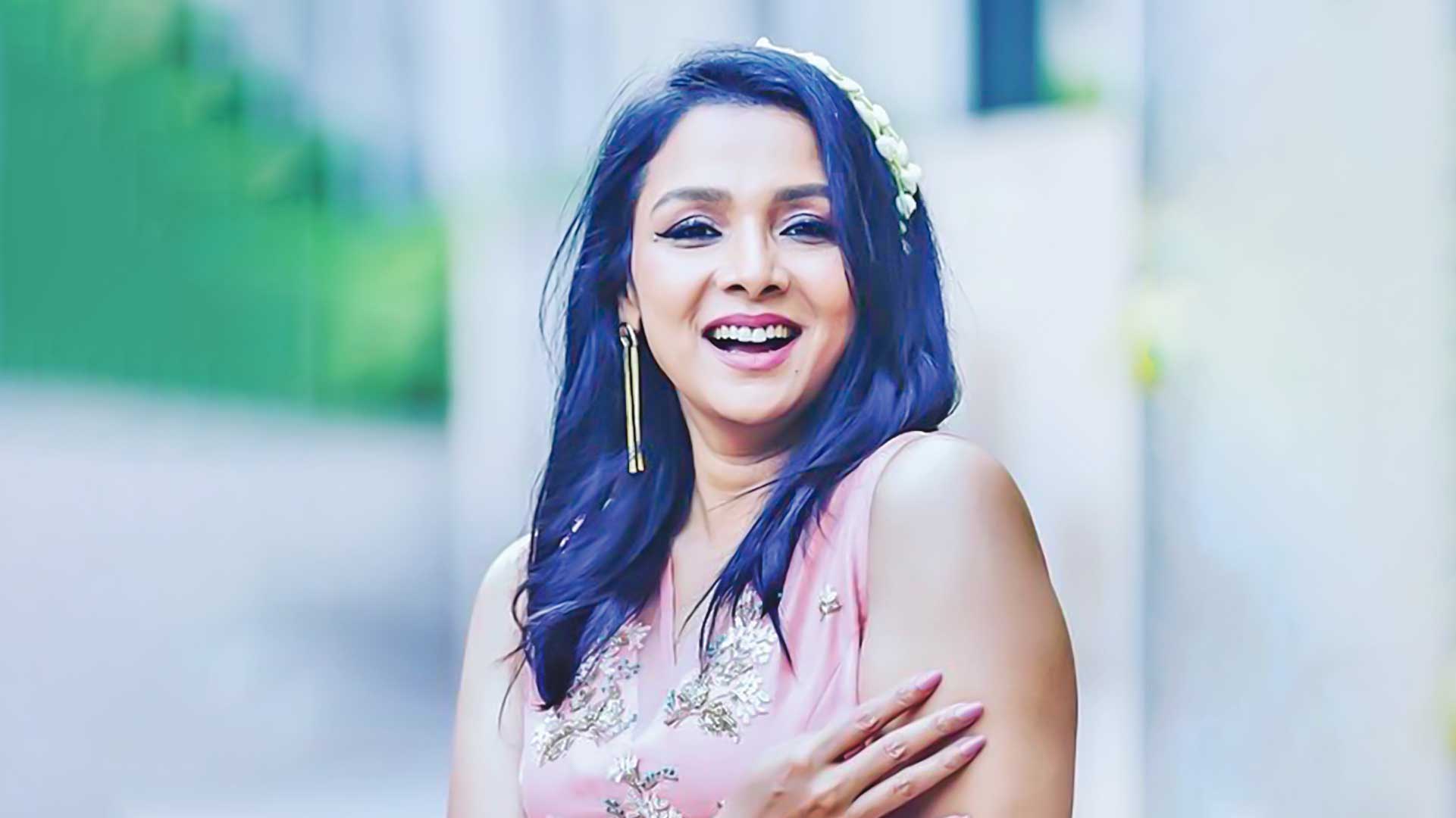 চিত্রনায়িকার চরিত্রে নতুন সিনেমায় রুনা খান