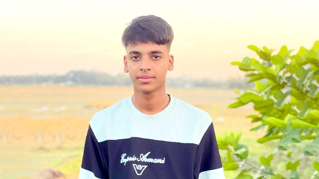 সন্ধ্যায় বাসা থেকে বেরিয়ে নিখোঁজ, সকালে মিলল কিশোরের গলাকাটা লাশ