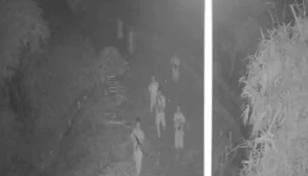 রাবিপ্রবিতে অস্ত্রধারী সন্ত্রাসীদের হানা, চাঁদা দাবি