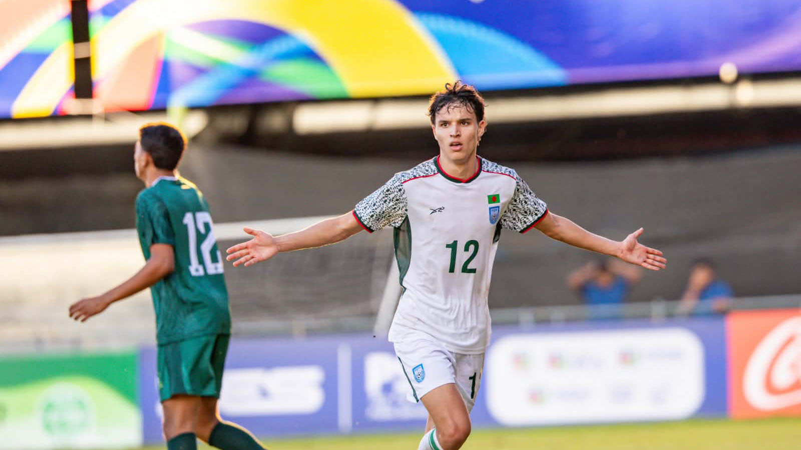 সাফে আলোড়ন তোলা বাংলাদেশের প্রবাসী ফুটবলার রোনান যেখানে আলাদা