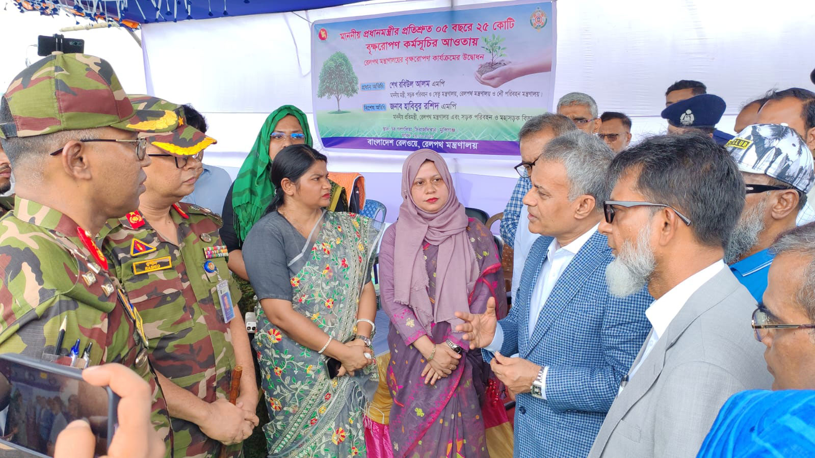 নিষিদ্ধ দলের তৎপরতা চোখে পড়া জাতির ব্যর্থতা: সড়ক পরিবহনমন্ত্রী