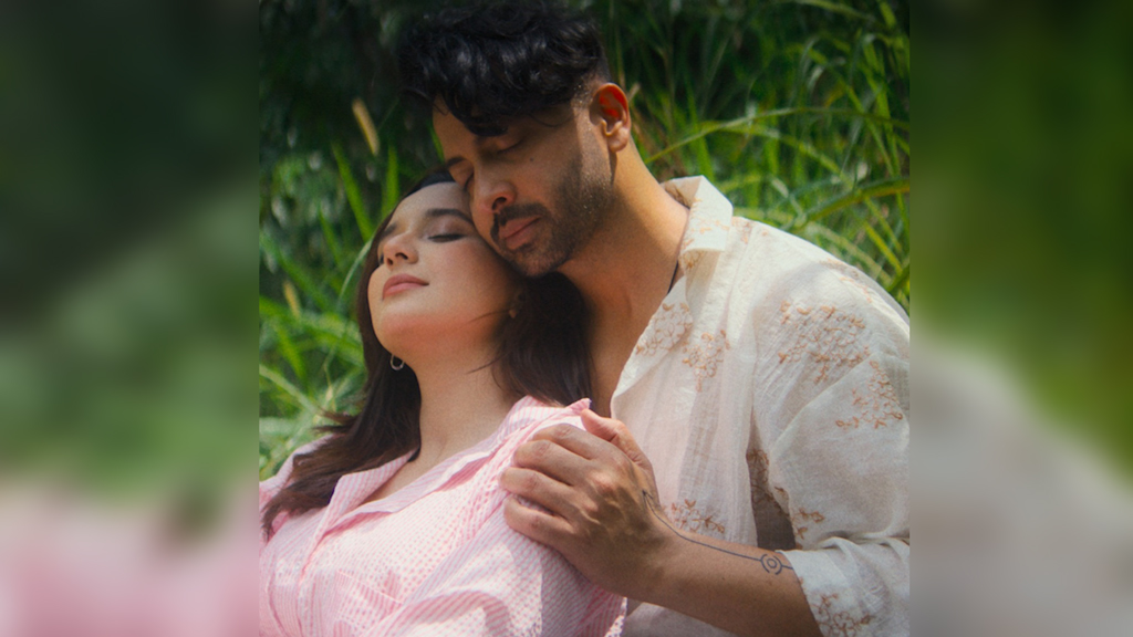 ‘রকস্টার’ সিনেমার নতুন পোস্টারে রোমান্টিক আবহে শাকিবের সঙ্গে সাবিলা