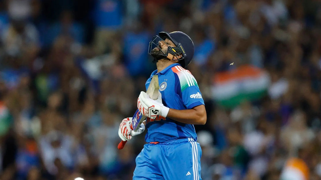 অস্ট্রেলিয়ার বিপক্ষে দারুণ ব্যাটিং করে ক্যারিয়ারে প্রথমবার শীর্ষে রোহিত